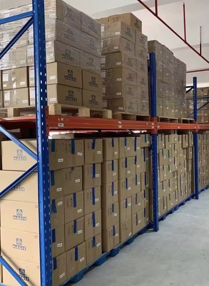 Loaded Heavy-Duty Pallet Racking - Warehouse Bulk Storage Shelves Heavy-duty pallet racking system loaded with goods, industrial steel storage shelves for warehouse bulk pallet storage